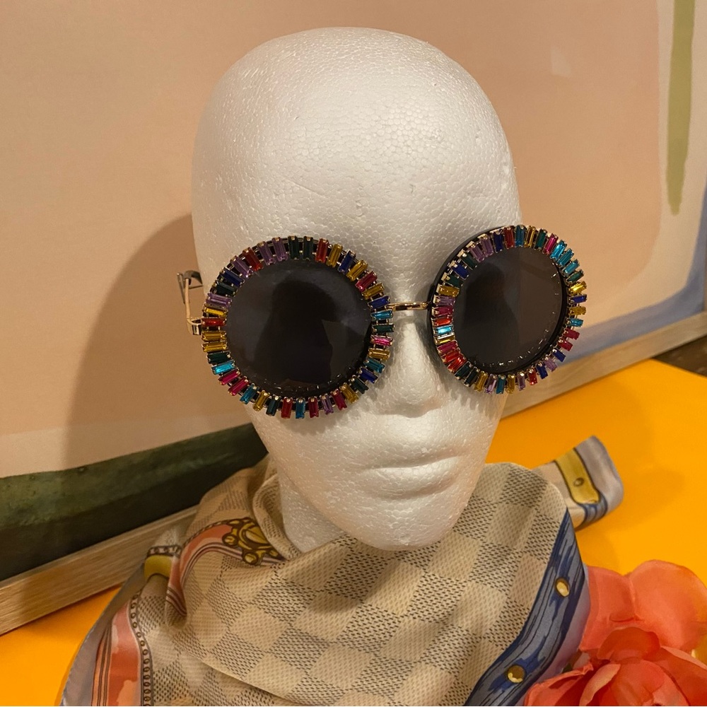 Multicolor Round Sunglasses - Picture 6 of 7